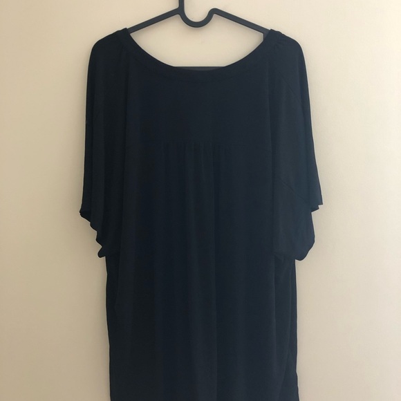 Flowy Blouse - Picture 2 of 3